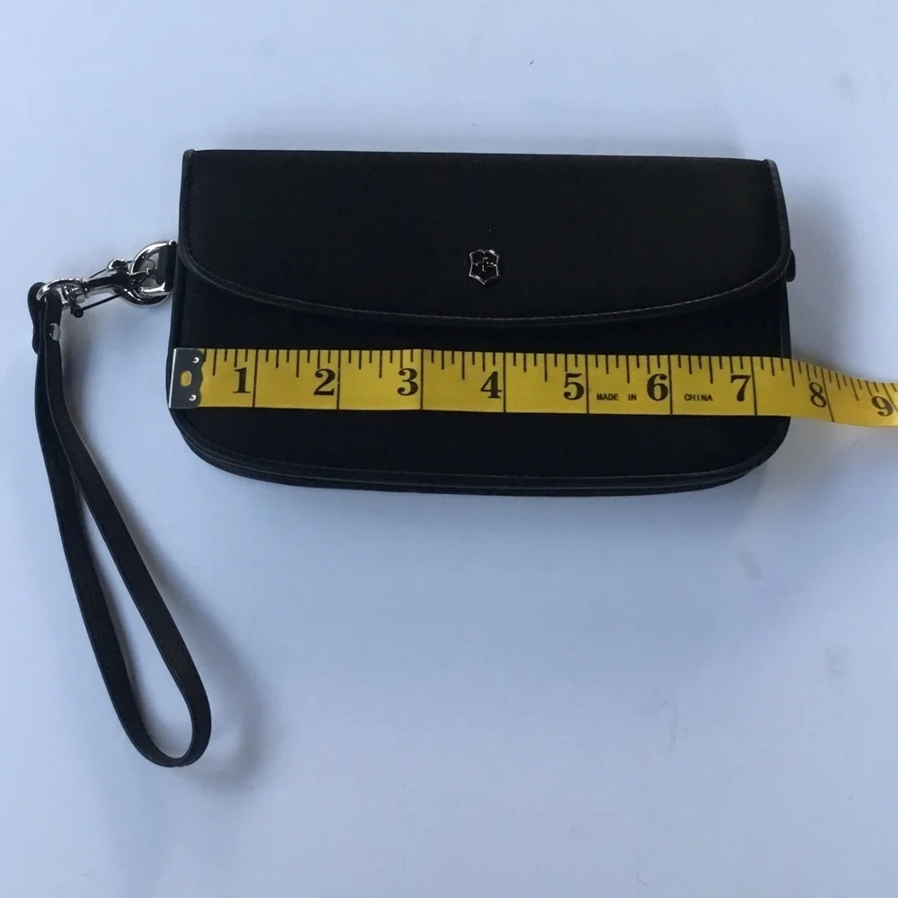 Victorinox clutch, black